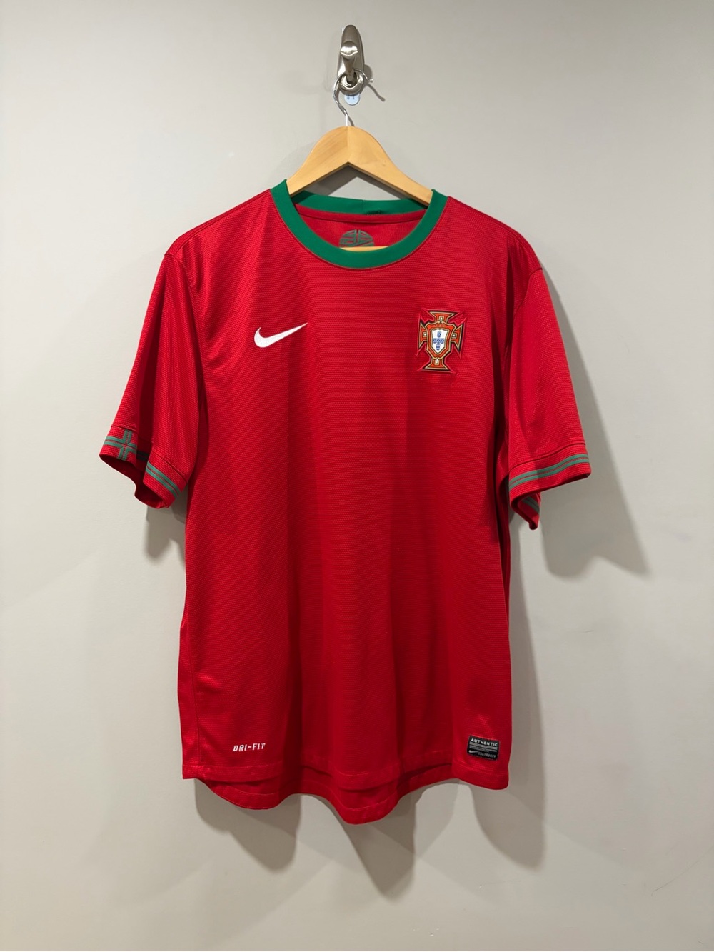 Nike Portugal 2012 Home Soccer Jersey Men’s XL Red Dri-FIT